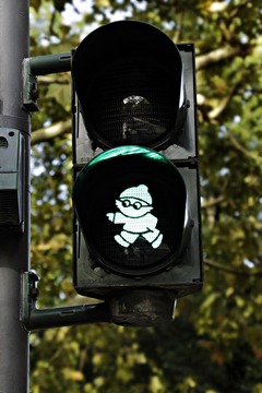 noname_13-traffic-light-3612494_1920